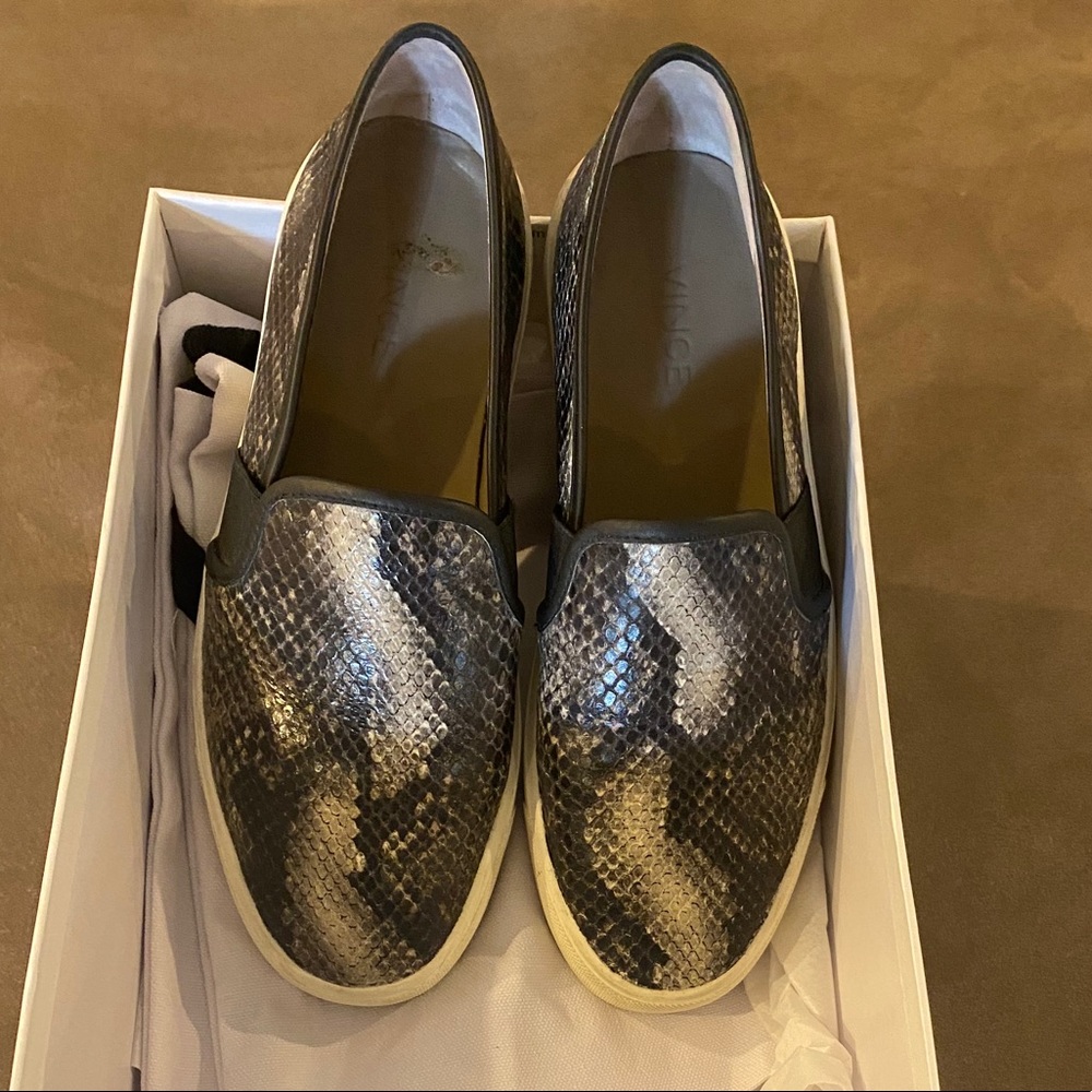 Vince snakeskin flats. Comes with box.
